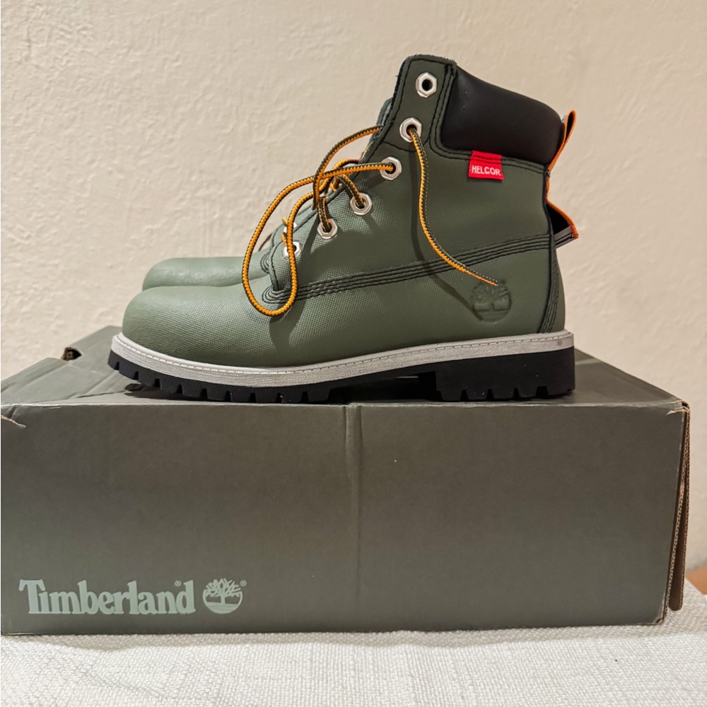 Timberland Premium 6 in Waterproof Boot junior’s 5.5